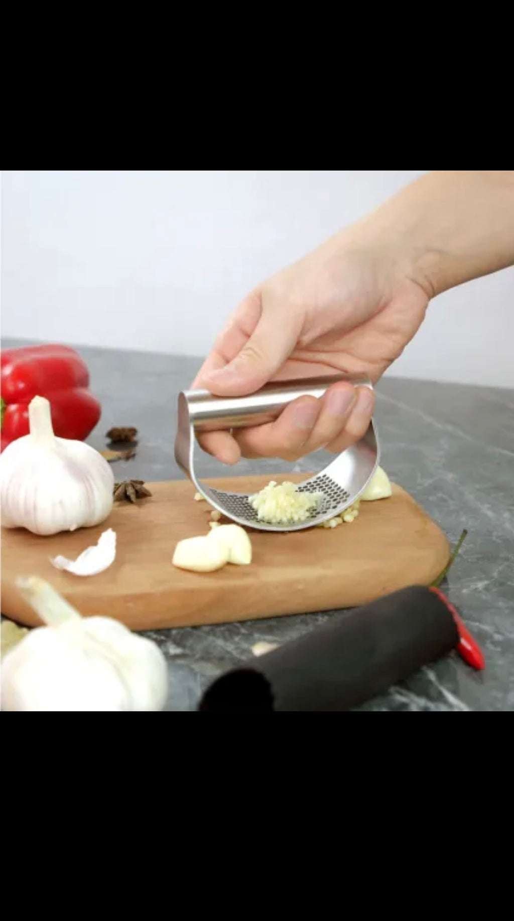 Stainless Steel Garlic Rocker – Effortless Garlic Press Tool