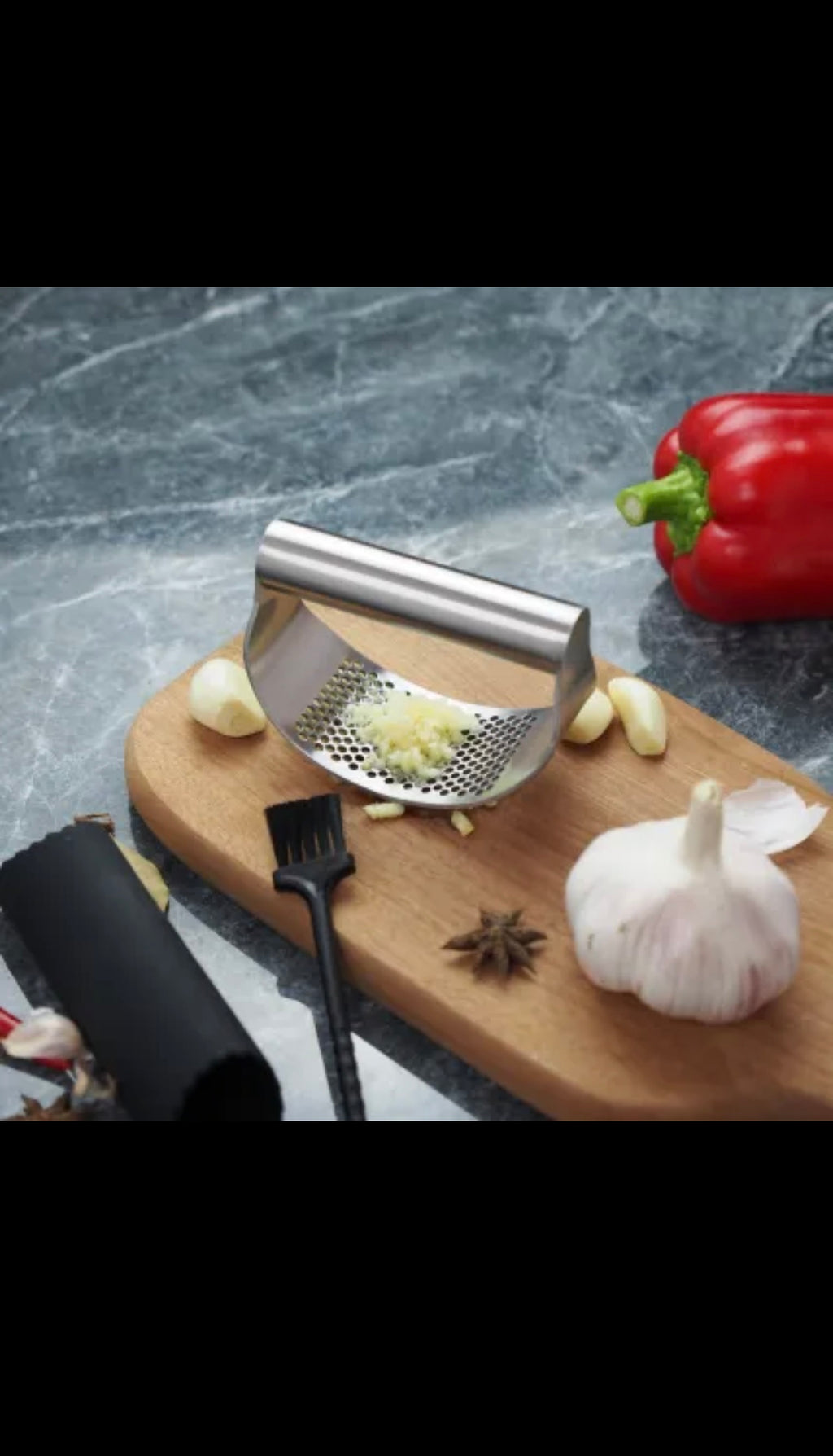 Stainless Steel Garlic Rocker – Effortless Garlic Press Tool